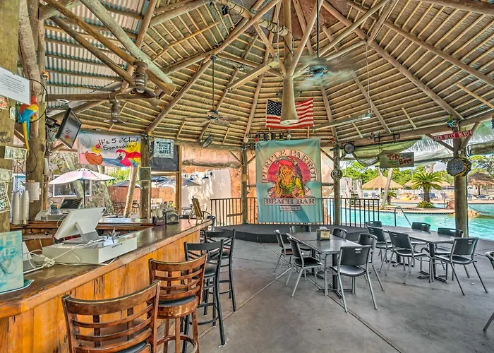 Resort Perks! Family-Friendly Perdido Key Cottage Holiday home Pensacola